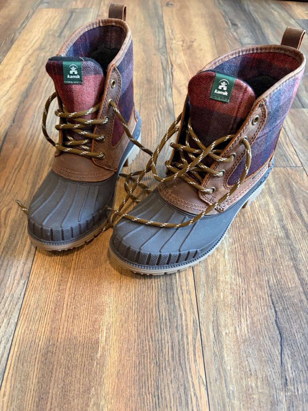 Kamik Sienna Mid Women's Winter Duck Boots Waterproof Insulated Plaid Size 6
